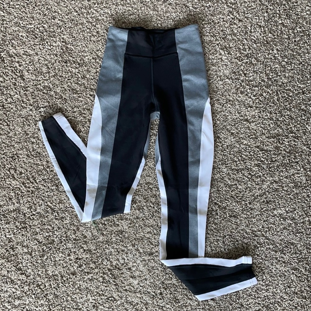 Athleta crest colorblock tight.